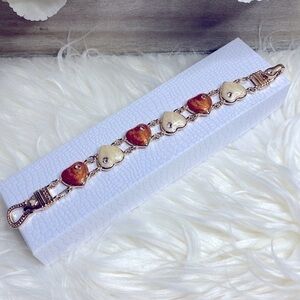 14k GF Bracelet NEW
Gold tone 
7 1/2 “long